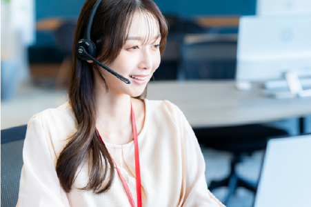 オペレーターの女性の写真
